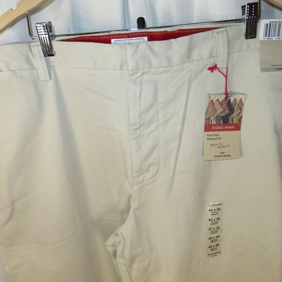 Dockers Iconic Khaki Pants Vintage 2005 Relaxed Fit Beige NEW NWT Mens 42 x 32 - Picture 3 of 16